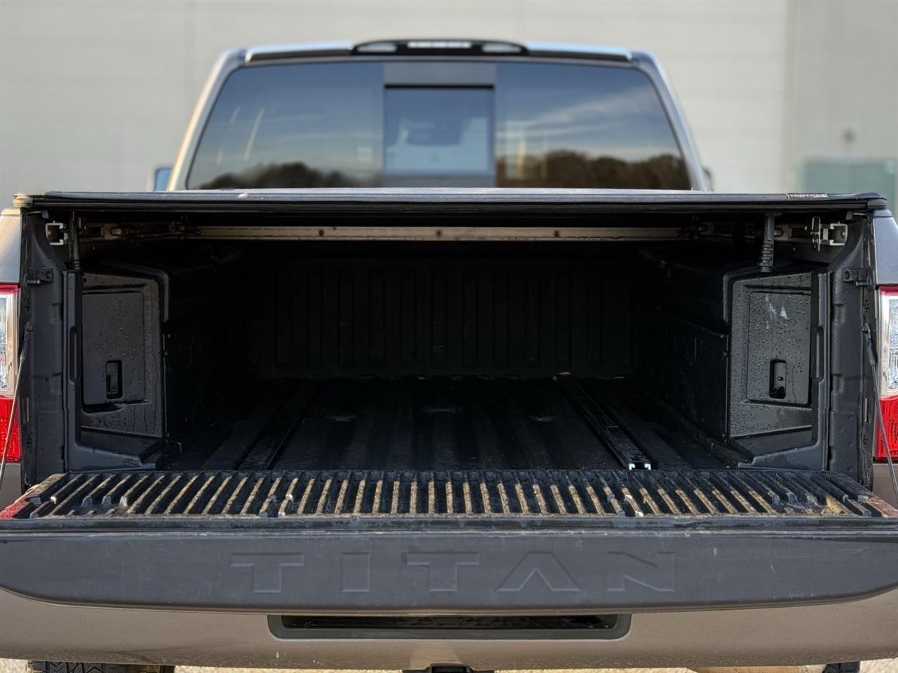 Nissan Titan XD  2016