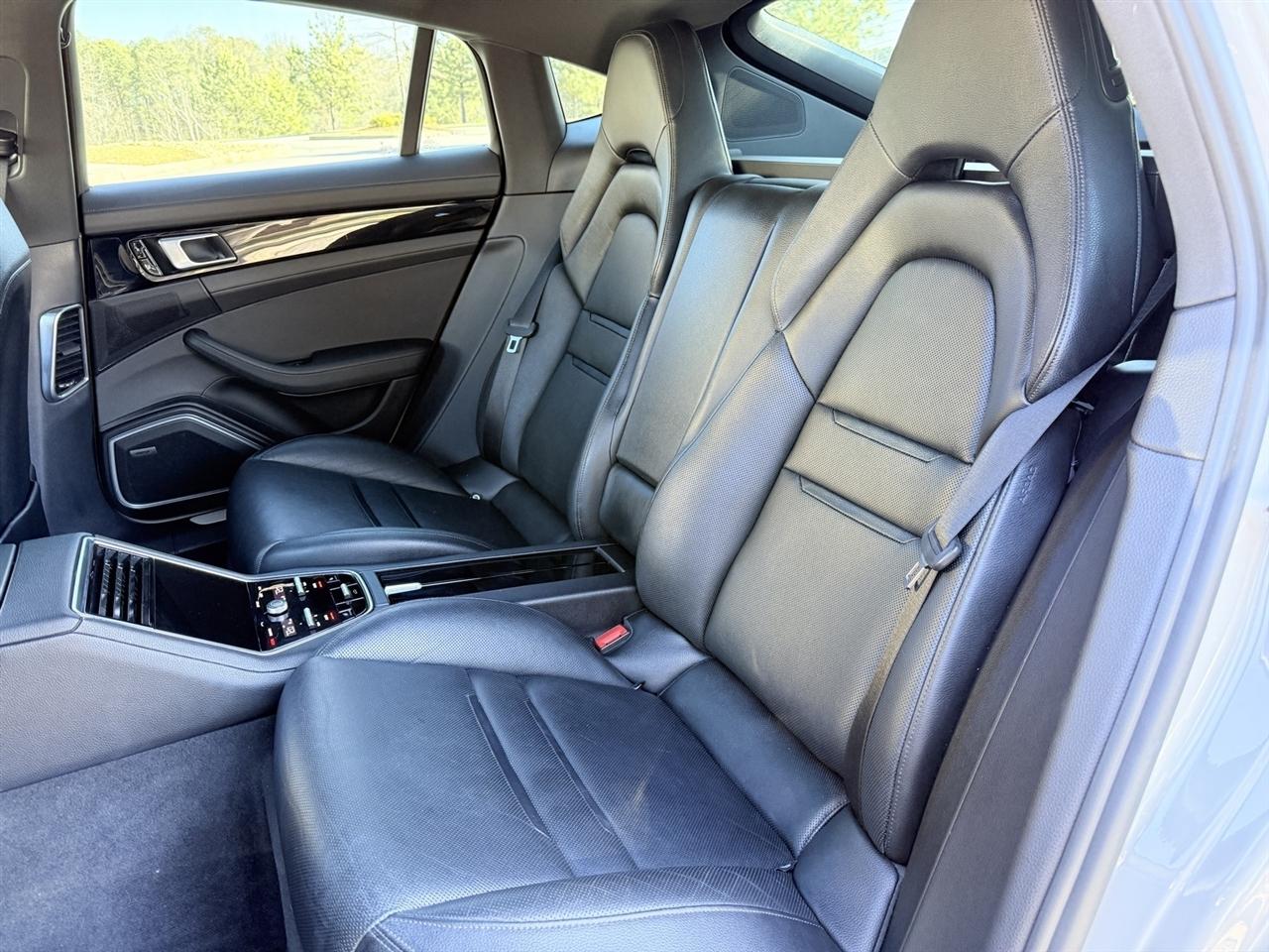 Porsche Panamera  2018