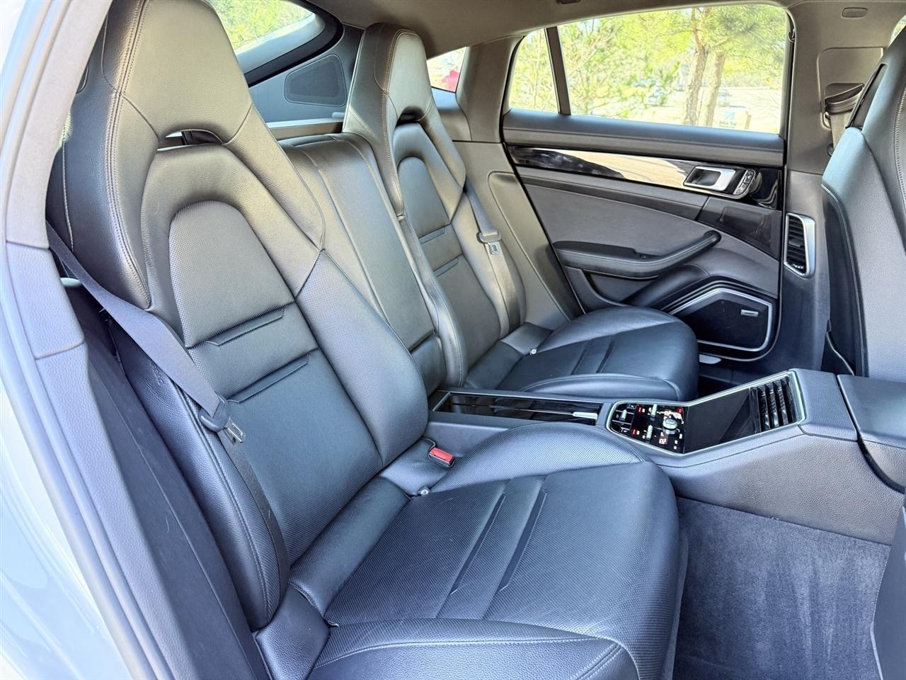 Porsche Panamera  2018