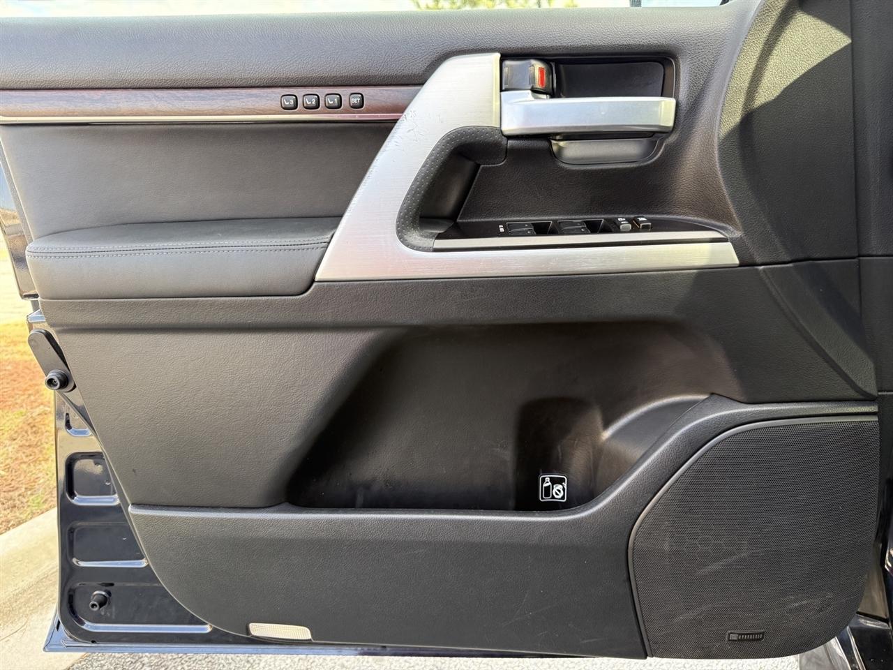 Toyota Land Cruiser  2017