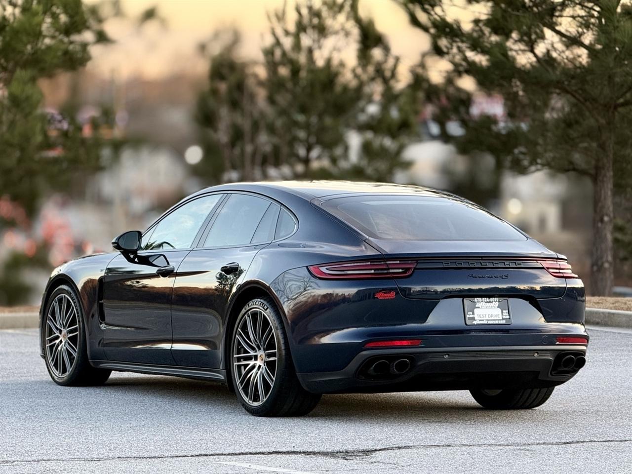 Porsche Panamera  2018