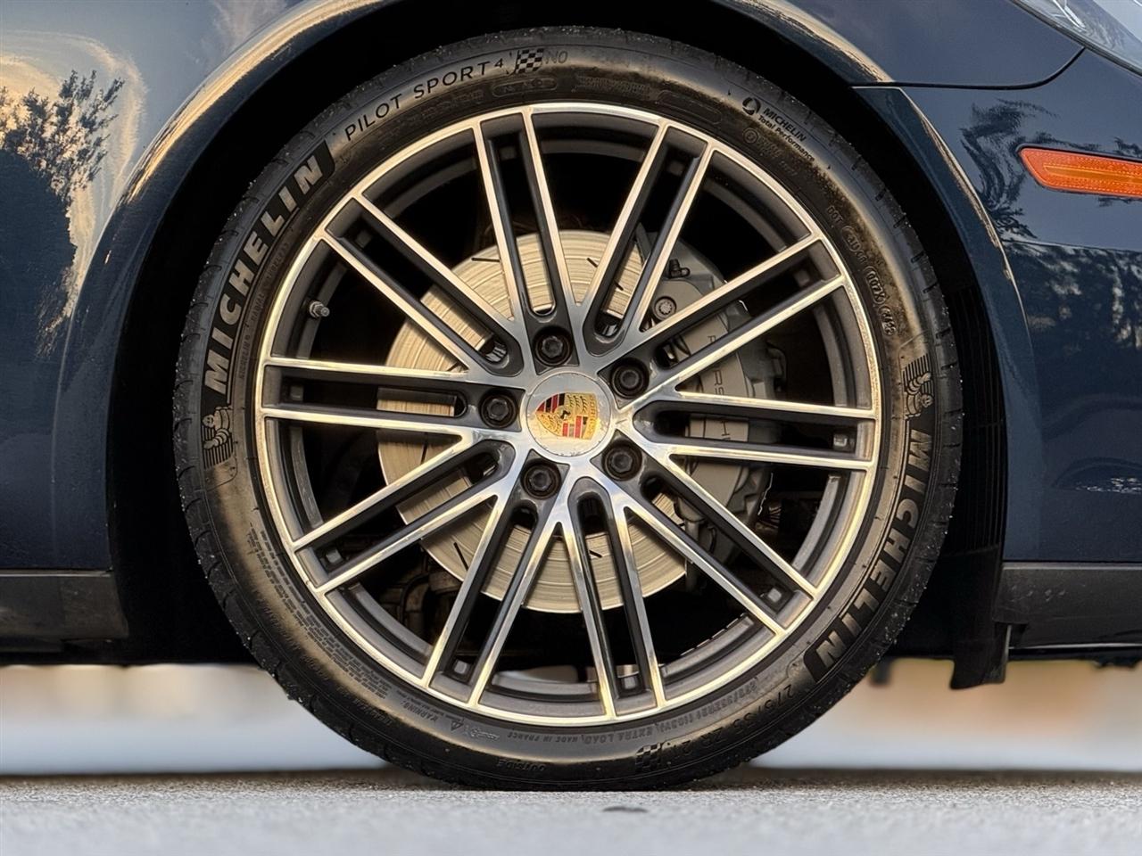 Porsche Panamera  2018