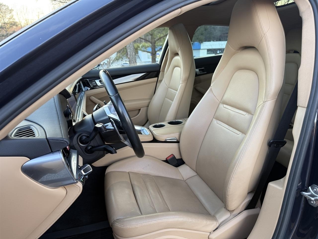 Porsche Panamera  2018