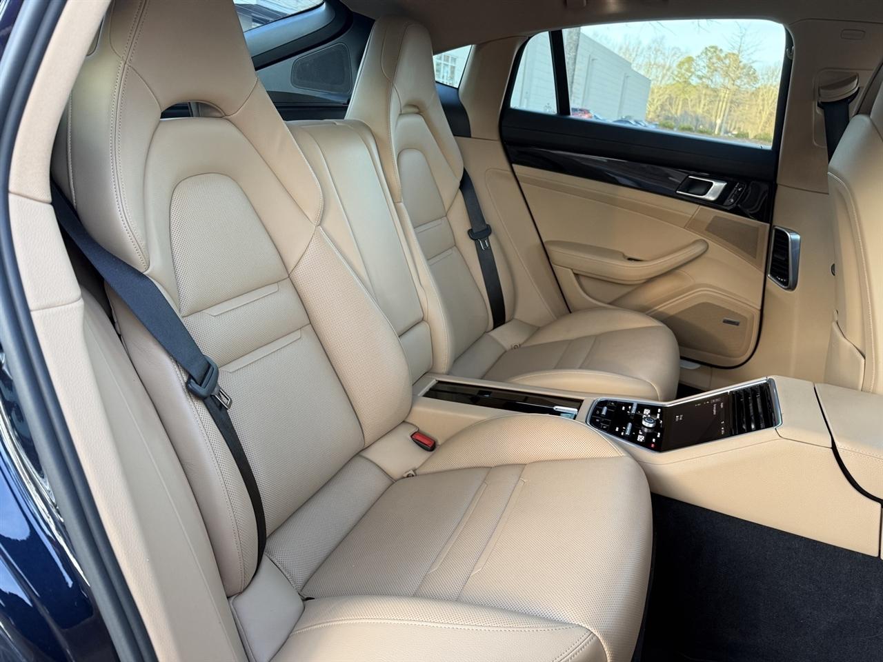 Porsche Panamera  2018