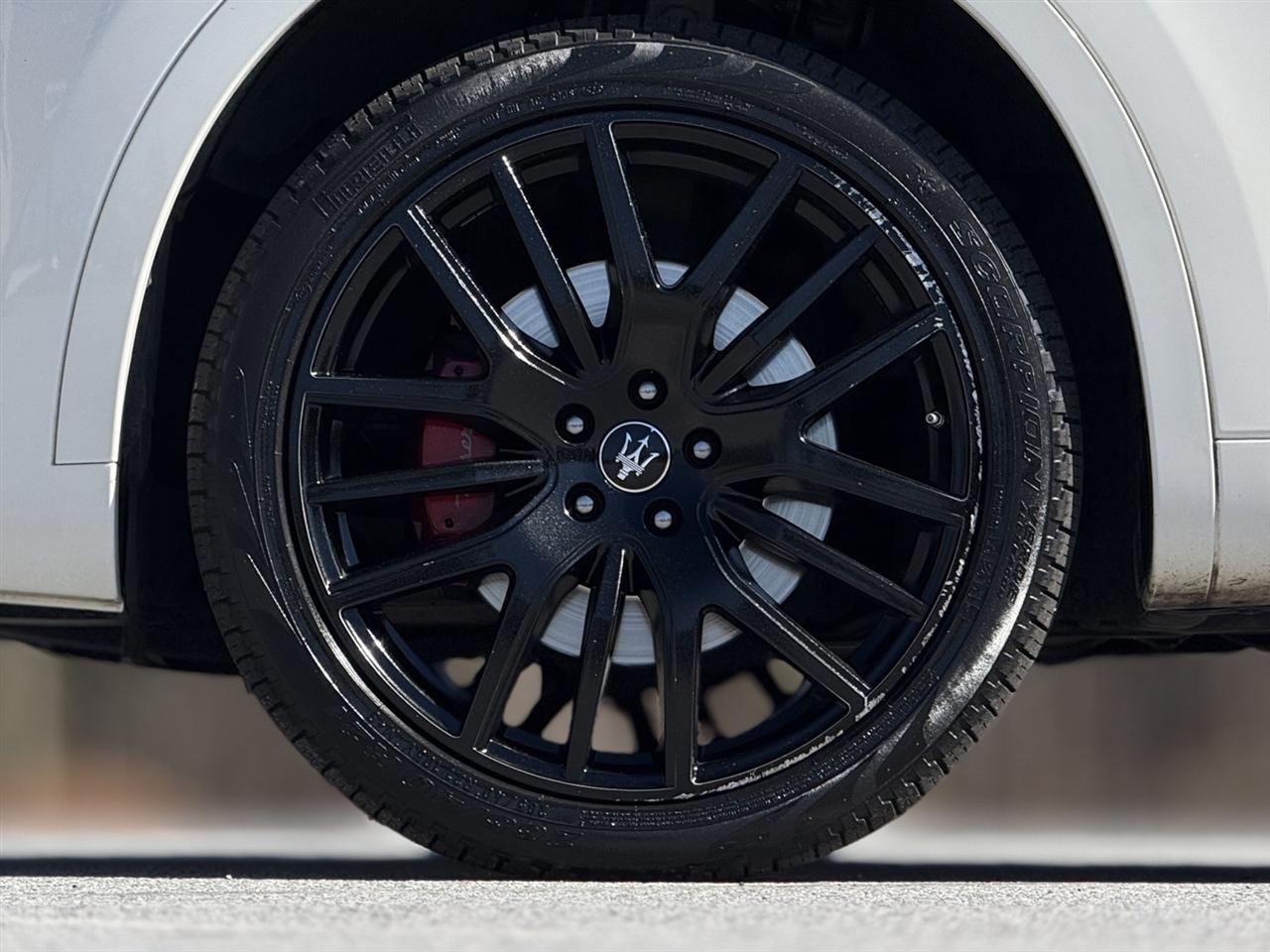 Maserati Levante  2021