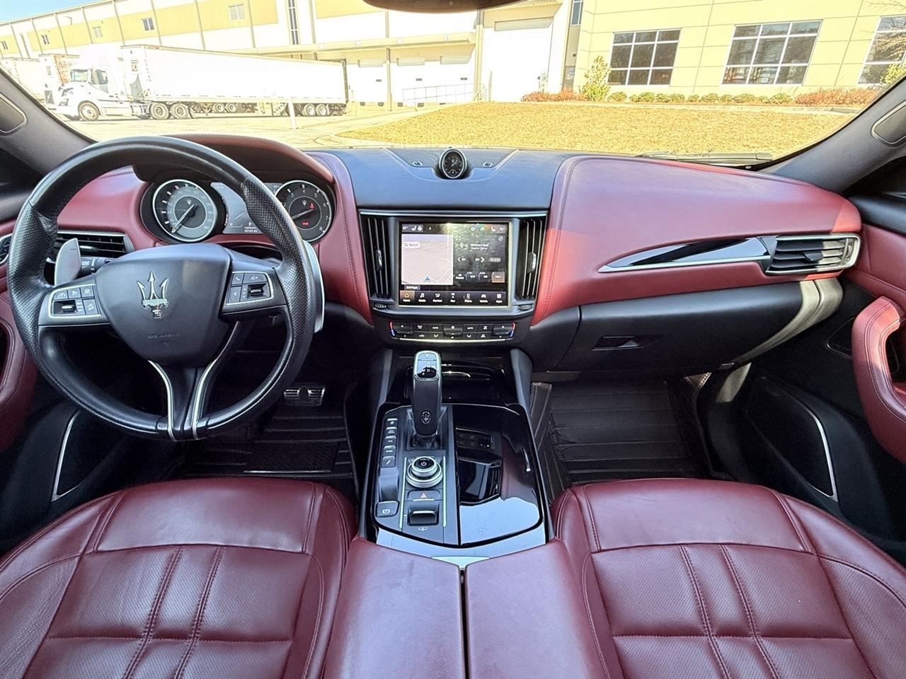 Maserati Levante  2021