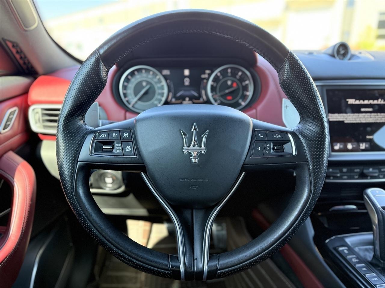 Maserati Levante  2021
