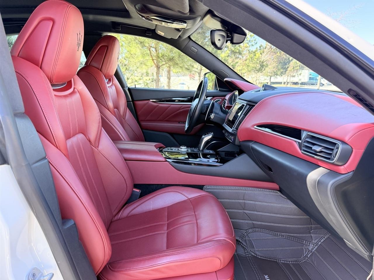 Maserati Levante  2021