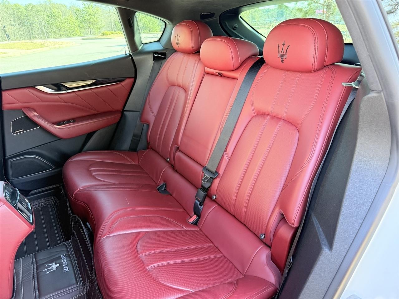 Maserati Levante  2021