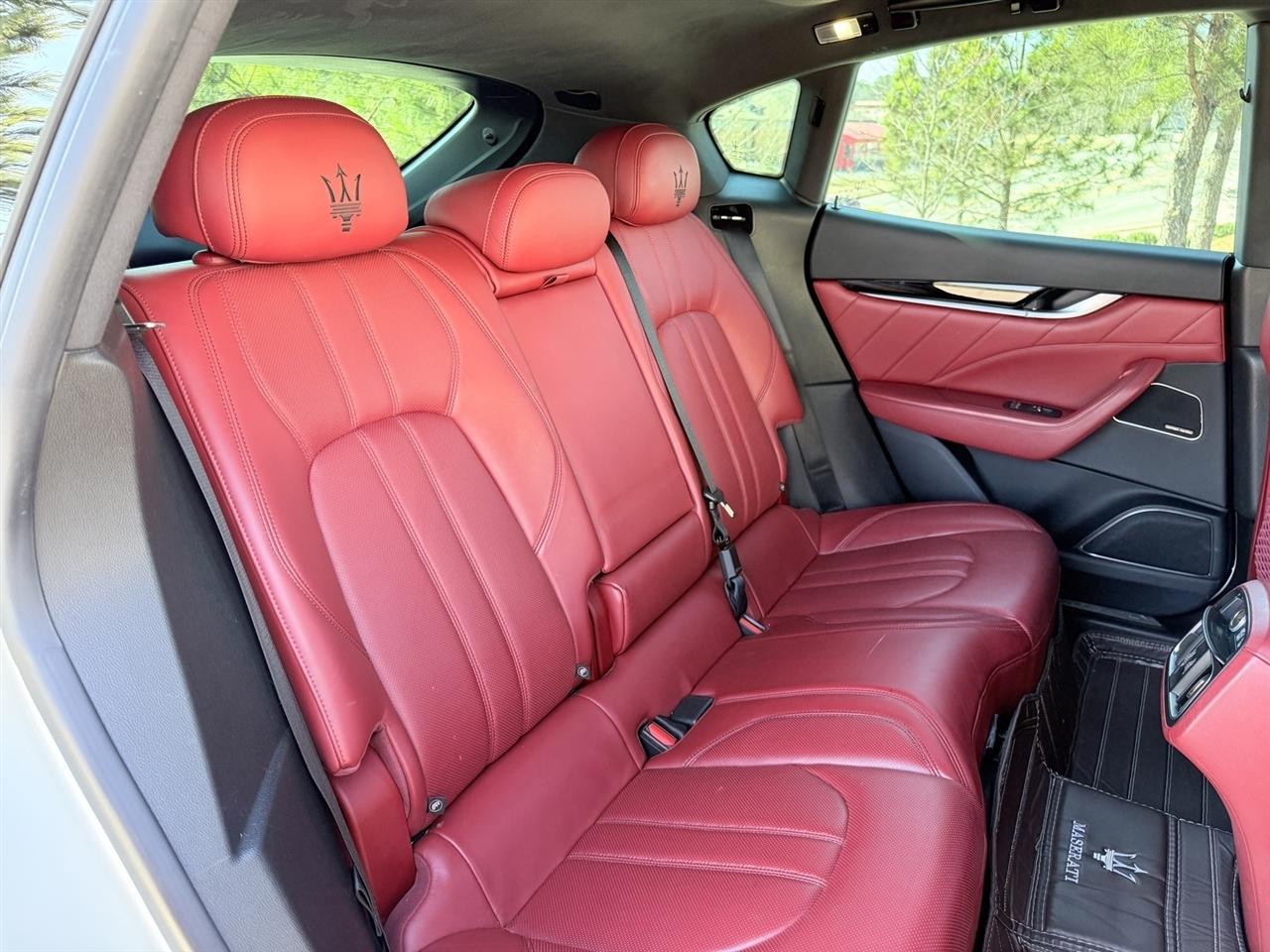 Maserati Levante  2021