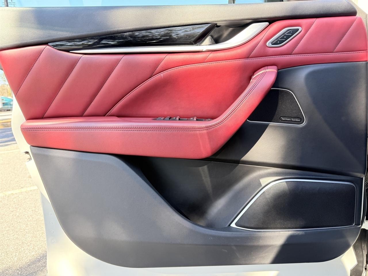 Maserati Levante  2021