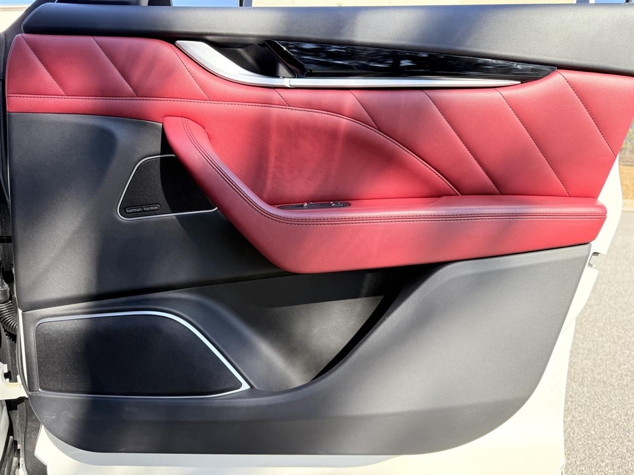 Maserati Levante  2021