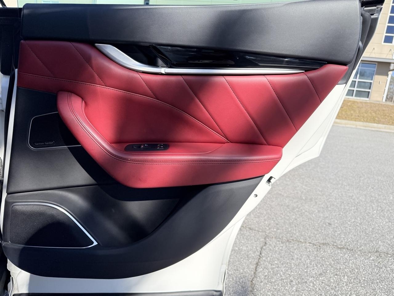 Maserati Levante  2021