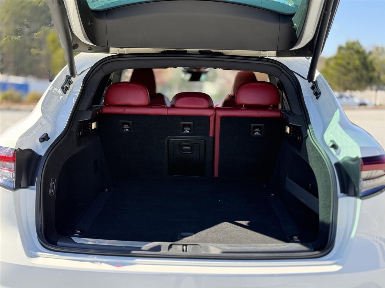 Maserati Levante  2021