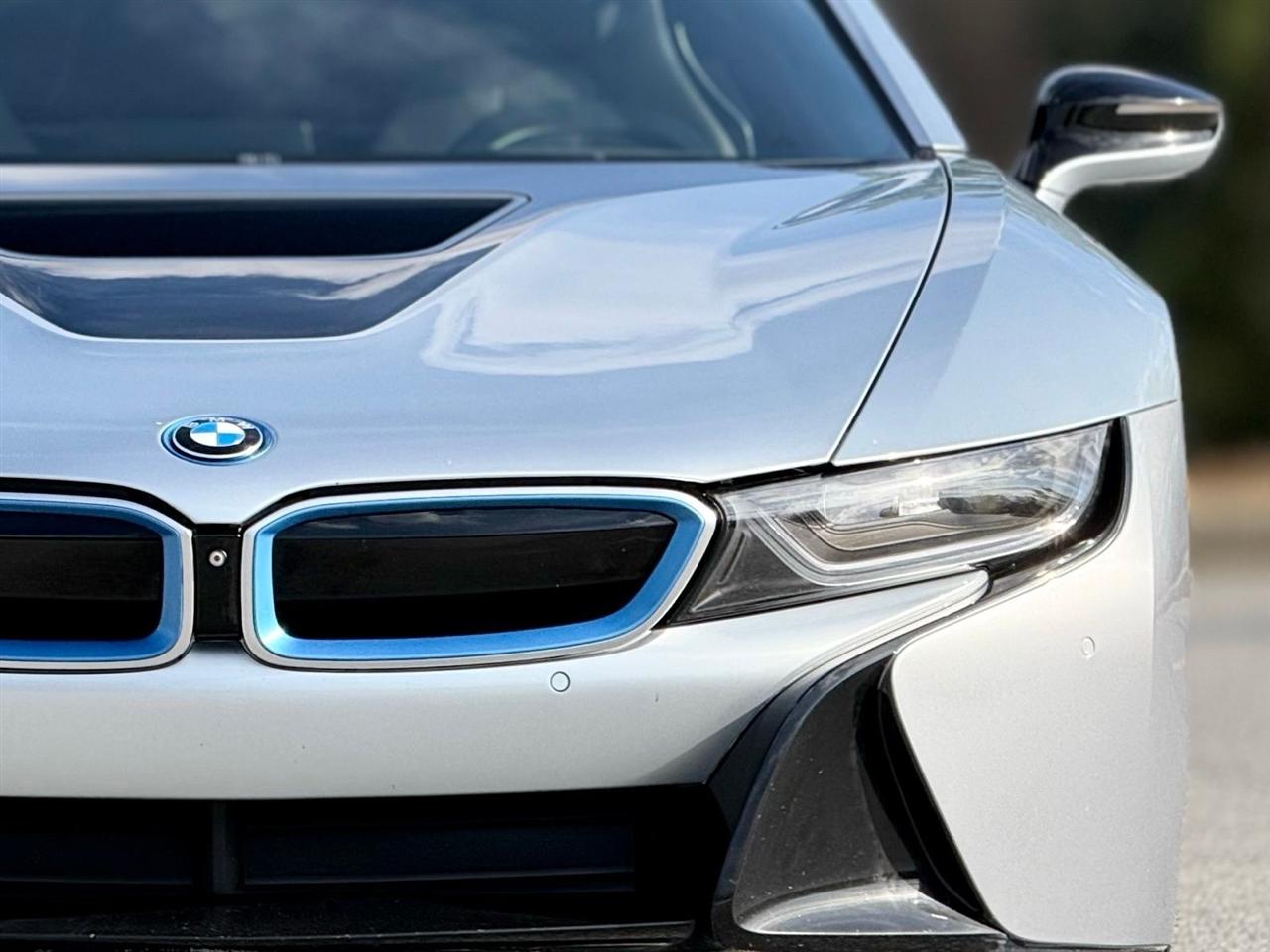 BMW i8  2015