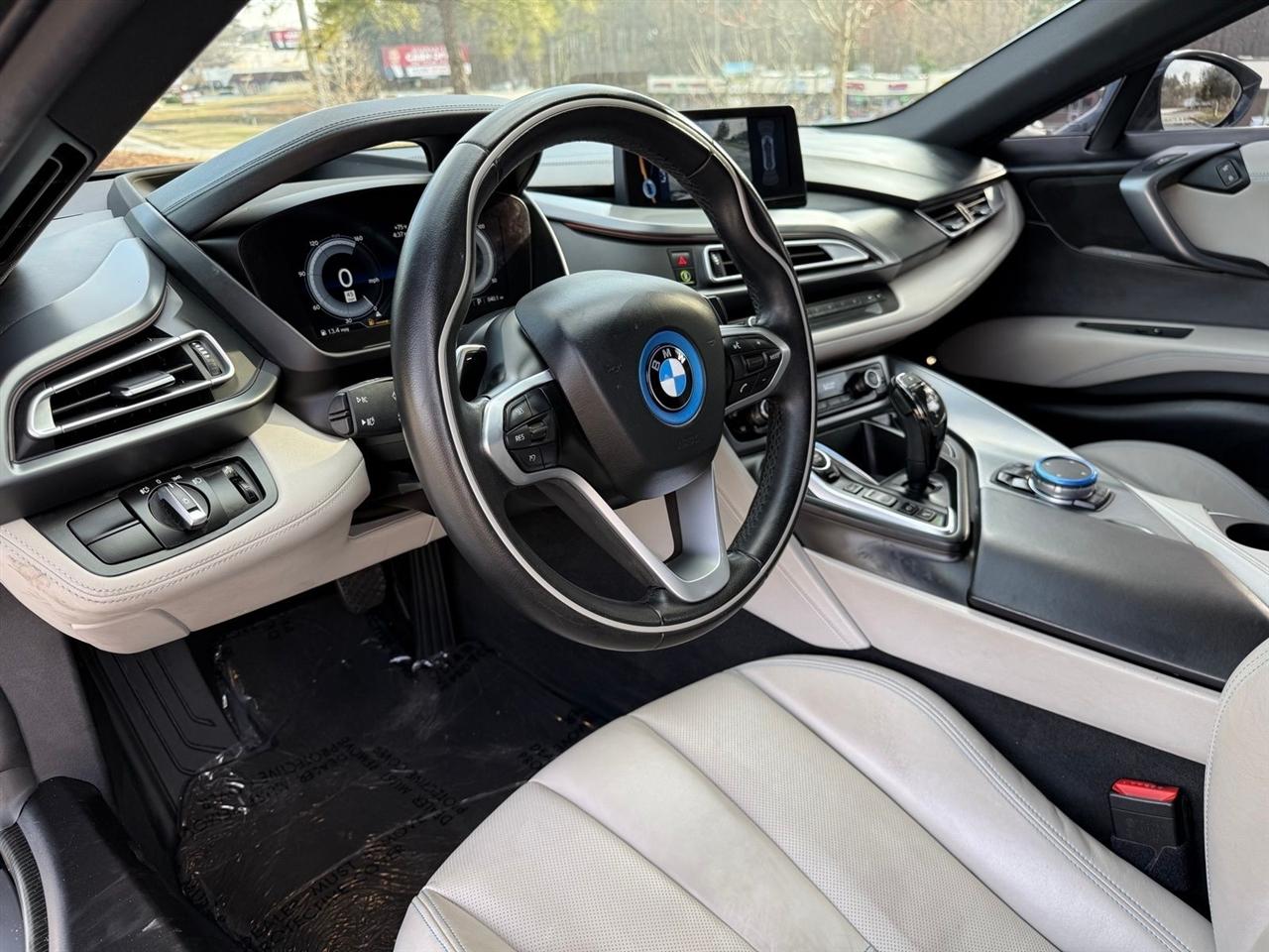 BMW i8  2015