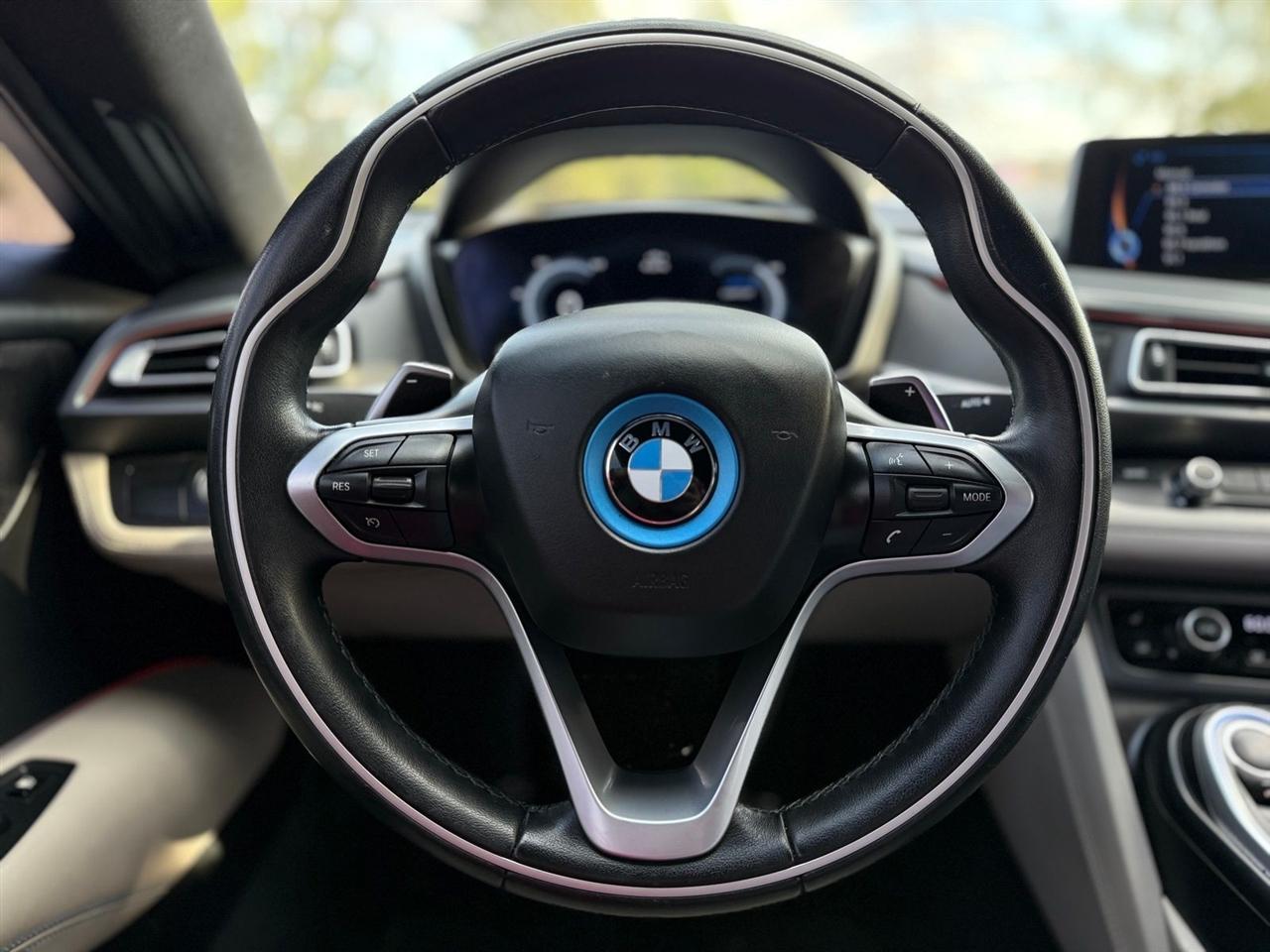 BMW i8  2015