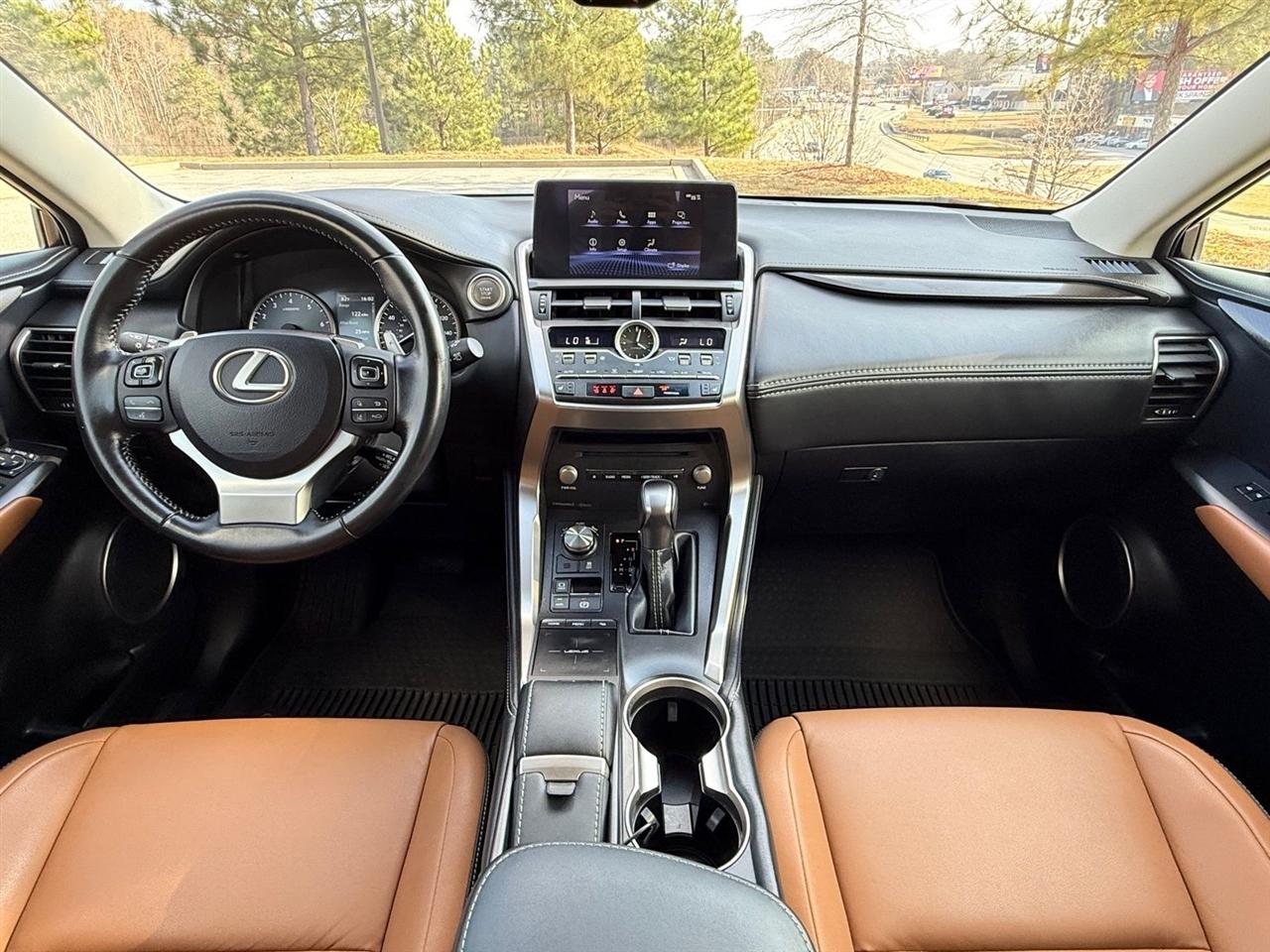 Lexus NX  2019