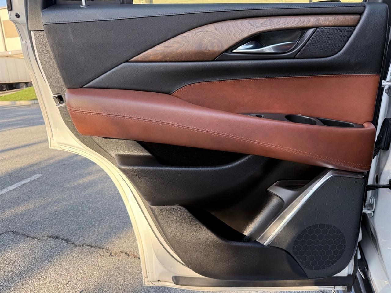 Cadillac Escalade  2016