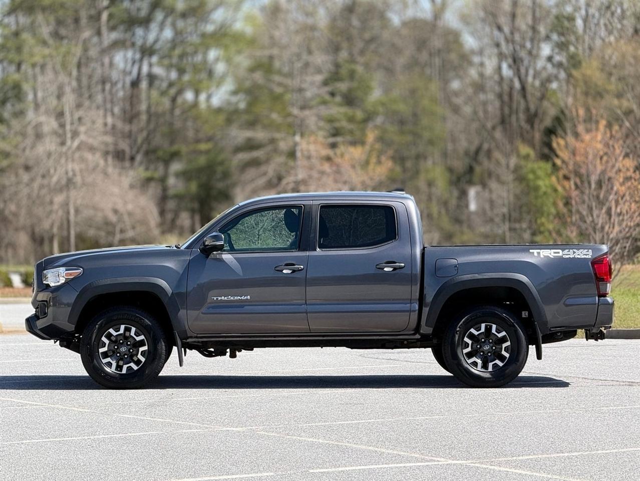 Toyota Tacoma 4WD  2019