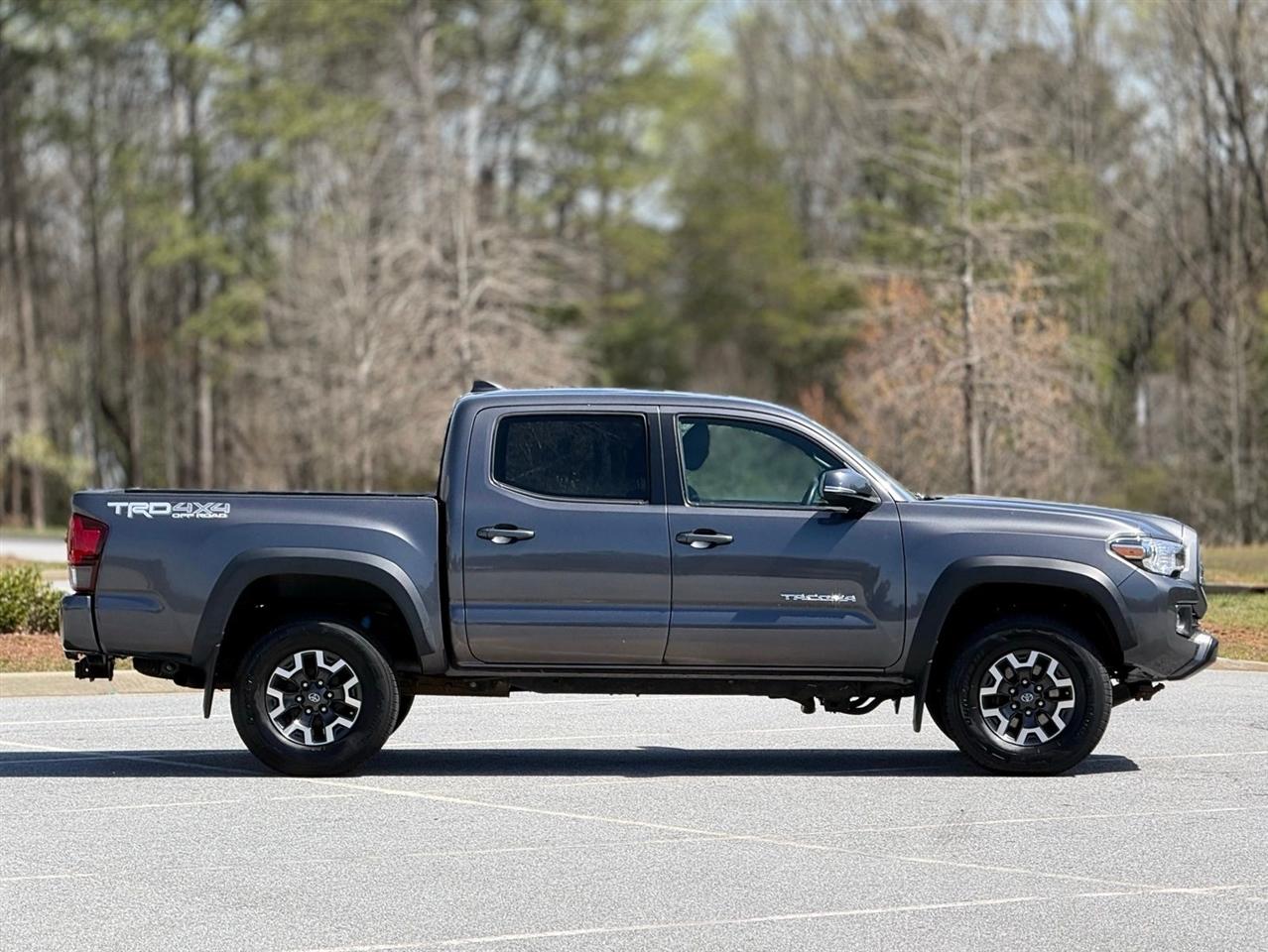 Toyota Tacoma 4WD  2019