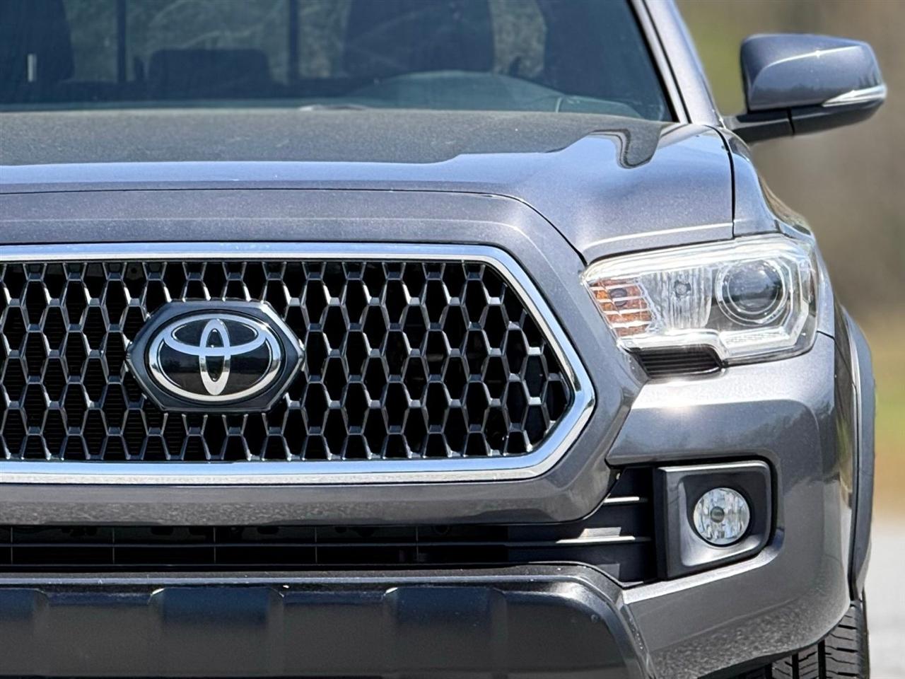 Toyota Tacoma 4WD  2019