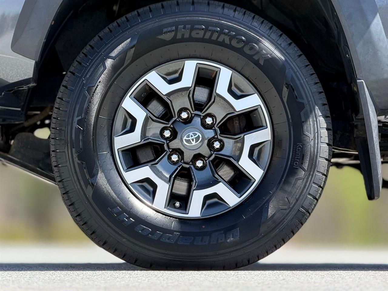 Toyota Tacoma 4WD  2019