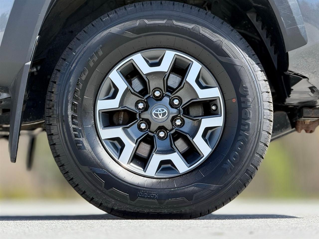 Toyota Tacoma 4WD  2019