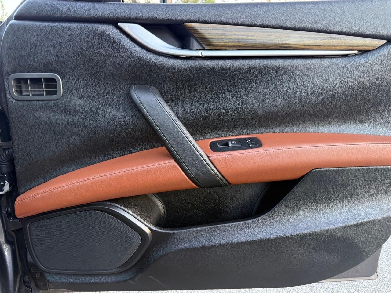 Maserati Ghibli  2014