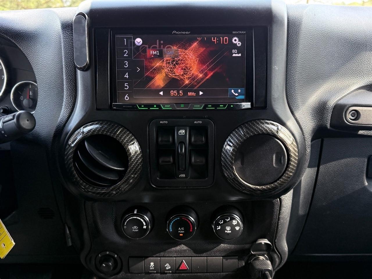 Jeep Wrangler Unlimited  2012