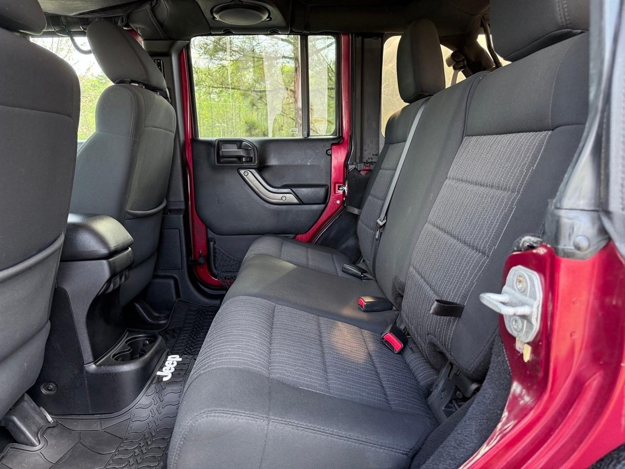 Jeep Wrangler Unlimited  2012