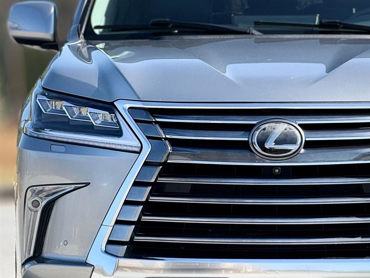 Lexus LX  2018