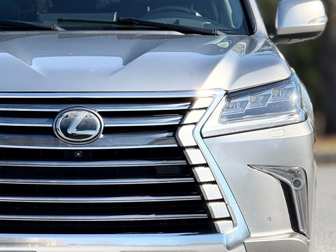 Lexus LX  2018