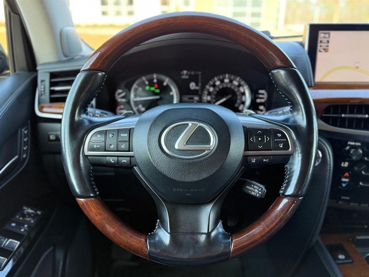 Lexus LX  2018