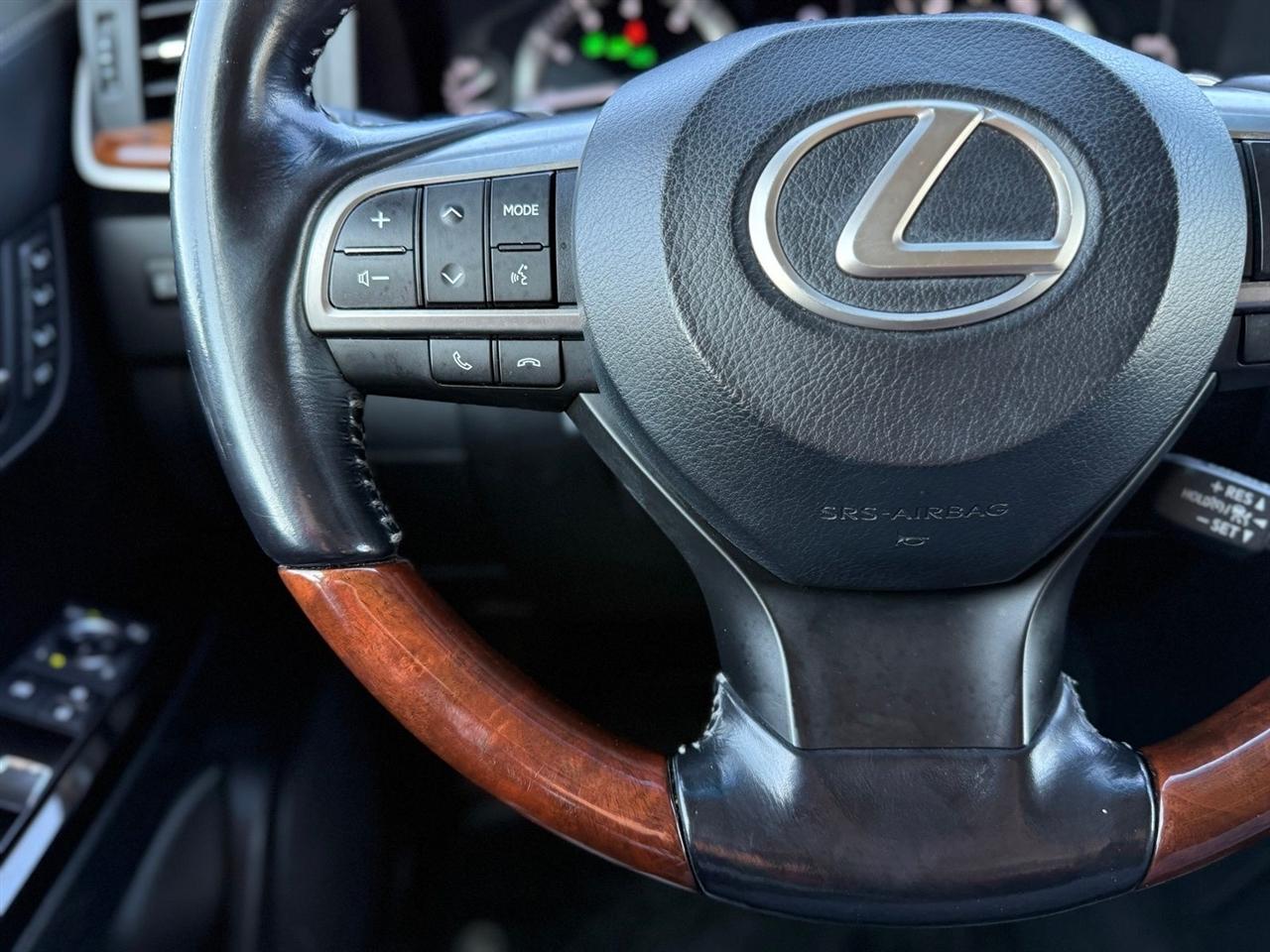 Lexus LX  2018