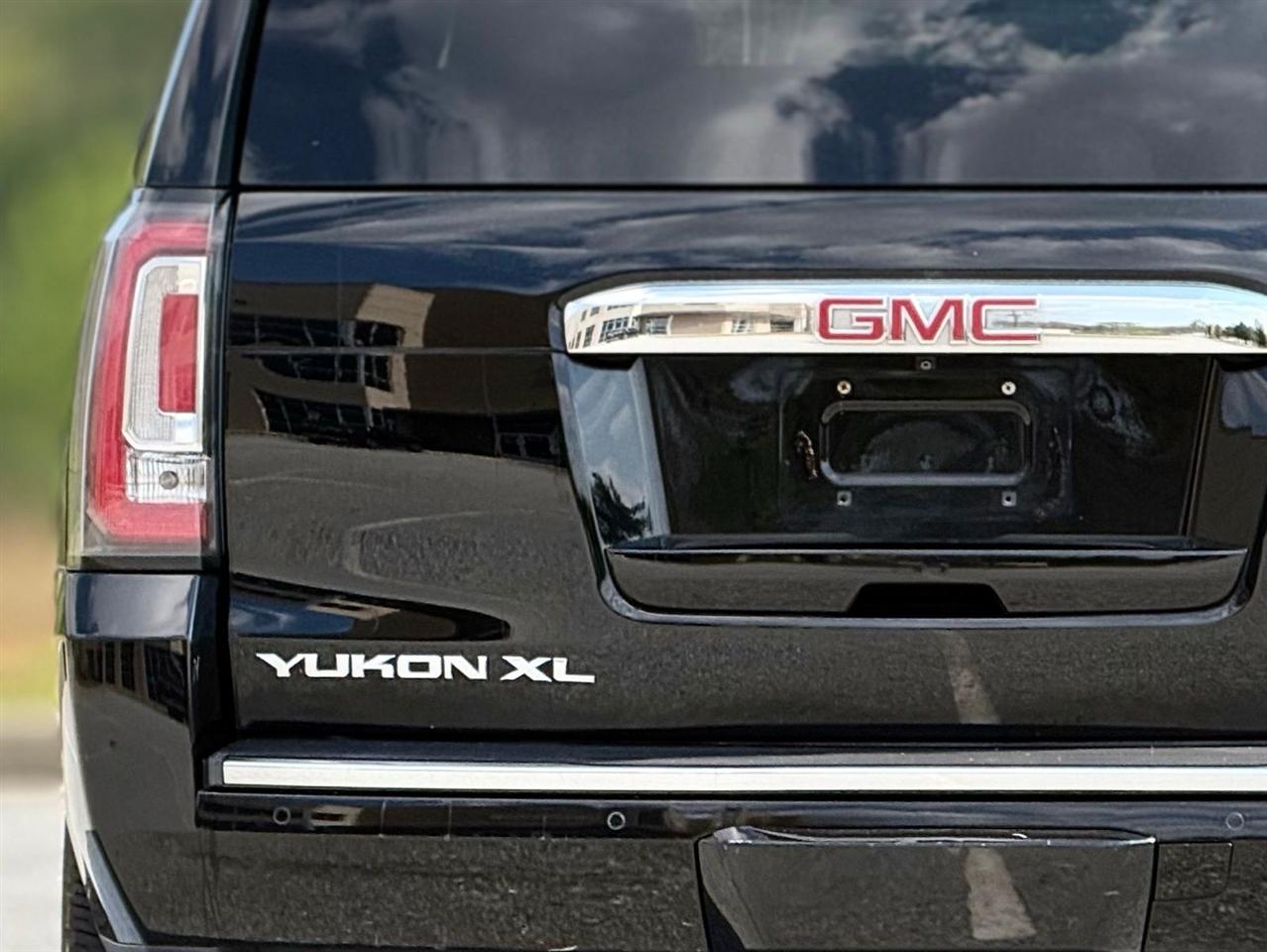 GMC Yukon XL  2017