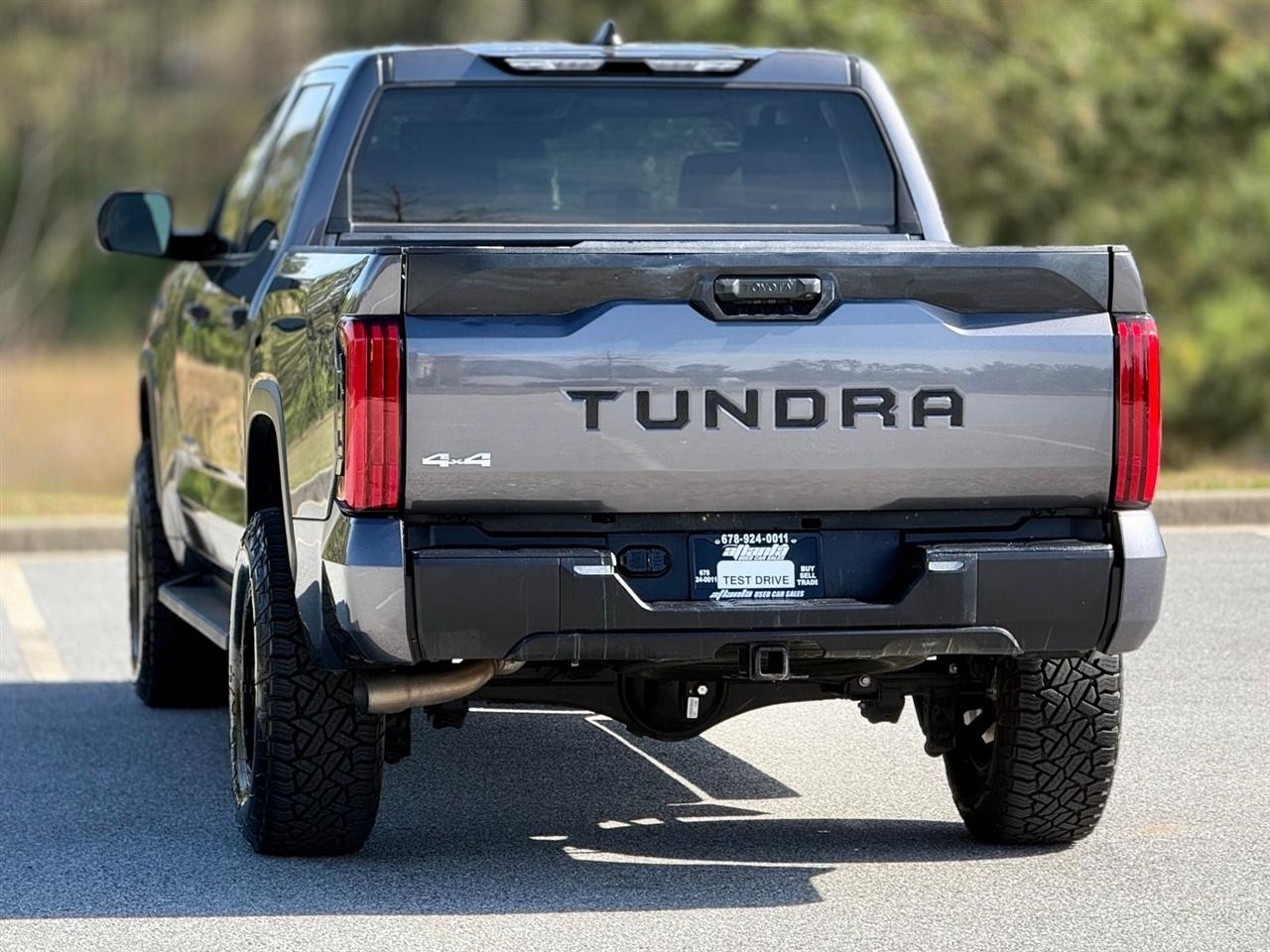 Toyota Tundra 4WD  2024