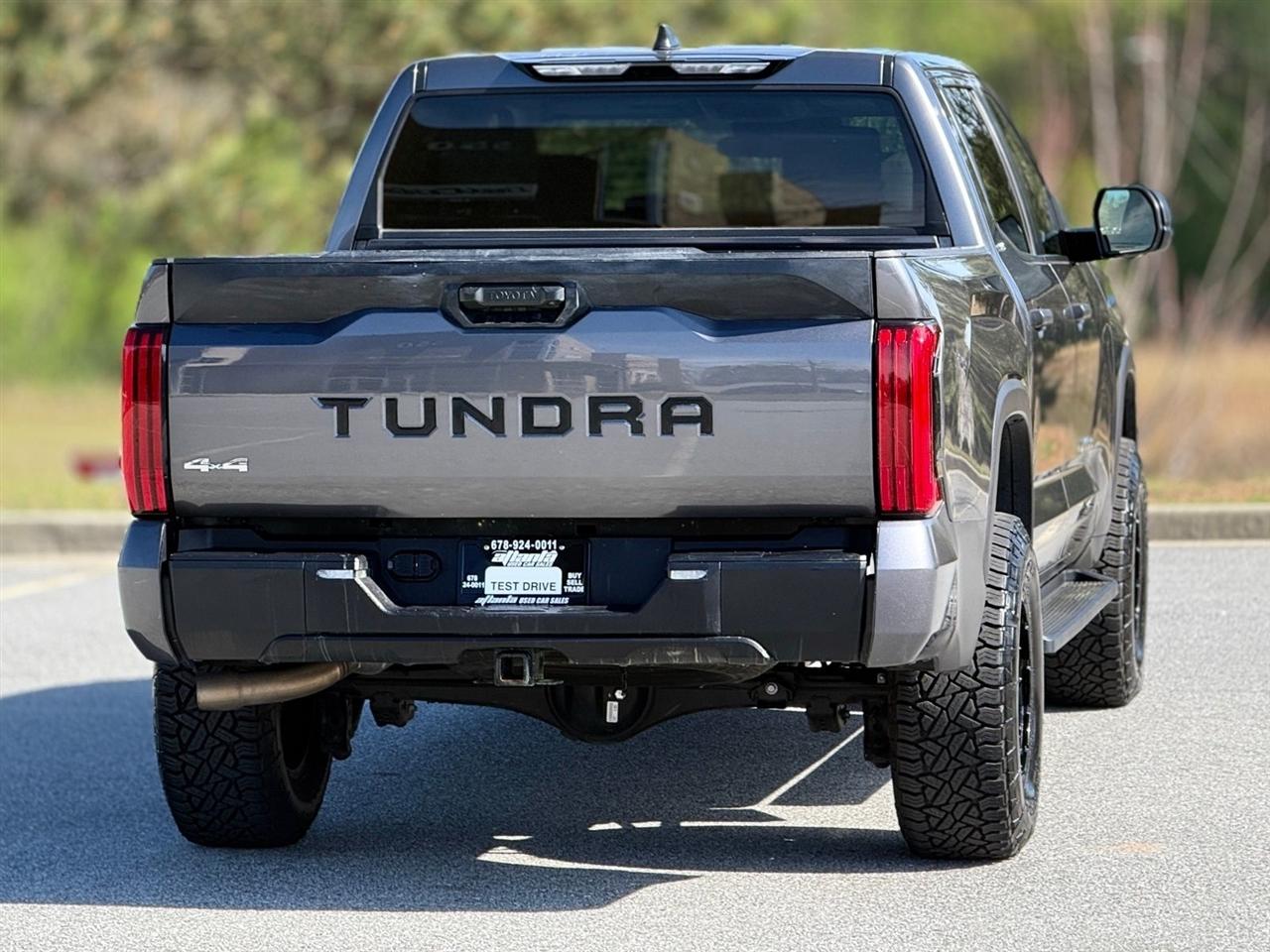 Toyota Tundra 4WD  2024