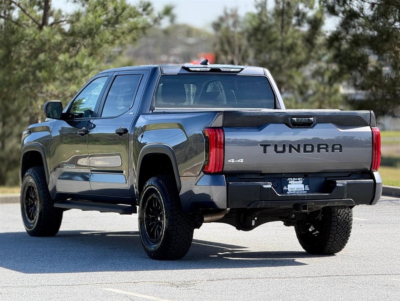 Toyota Tundra 4WD  2024