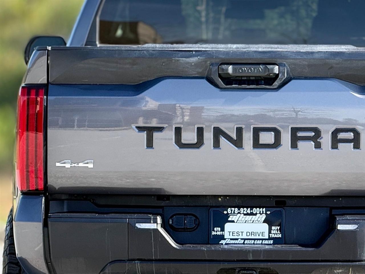 Toyota Tundra 4WD  2024