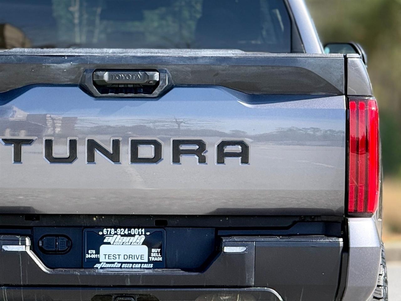 Toyota Tundra 4WD  2024