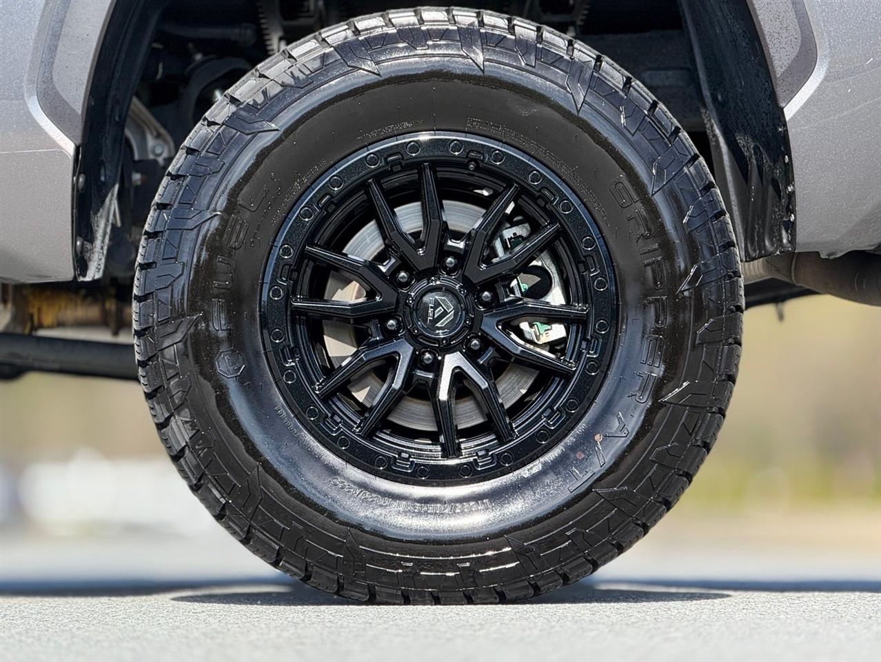 Toyota Tundra 4WD  2024