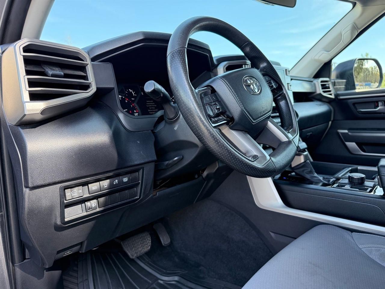 Toyota Tundra 4WD  2024