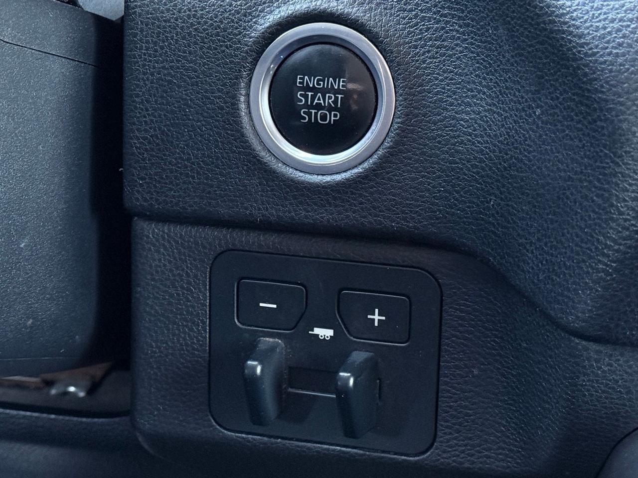 Toyota Tundra 4WD  2024