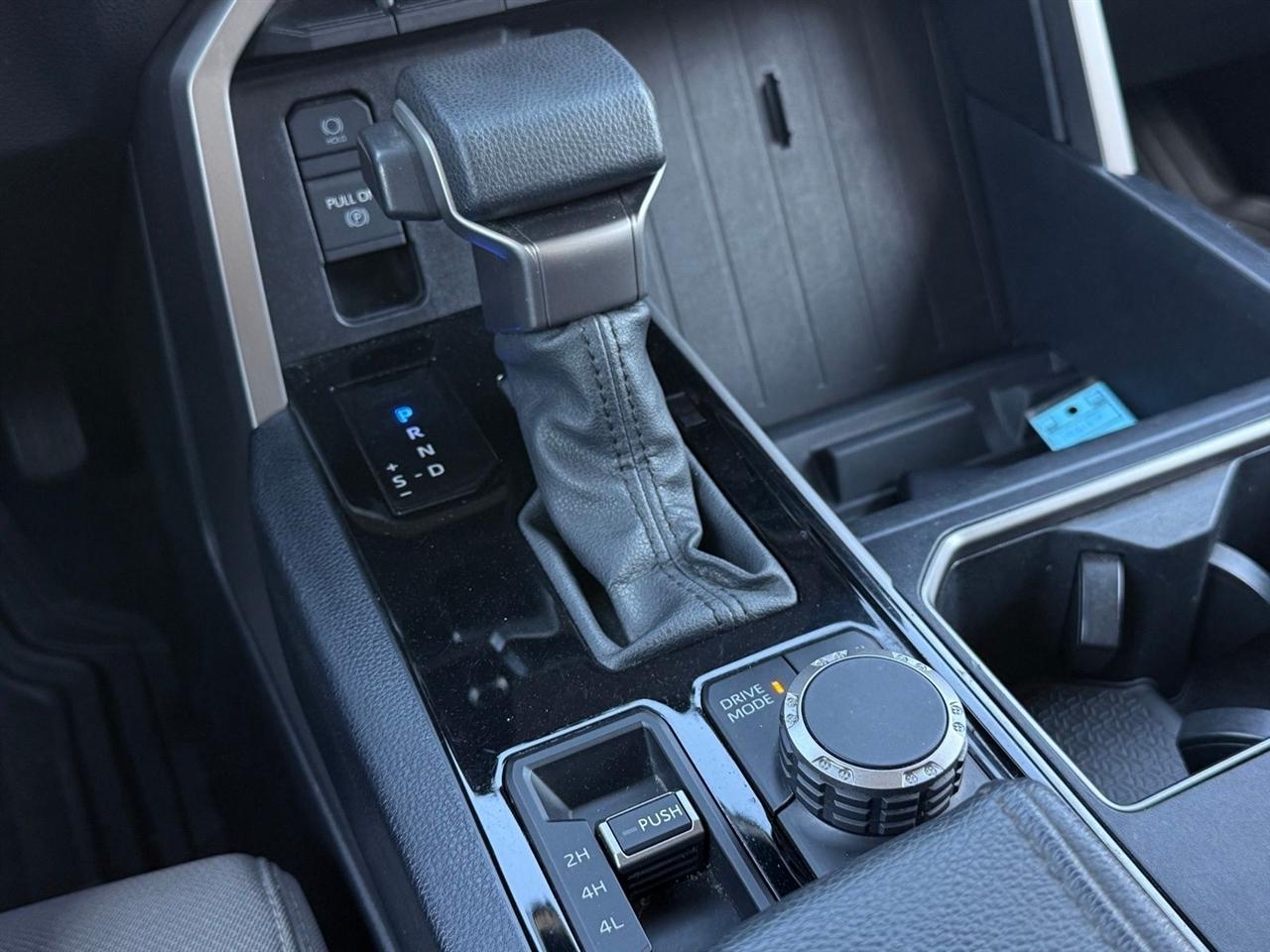 Toyota Tundra 4WD  2024