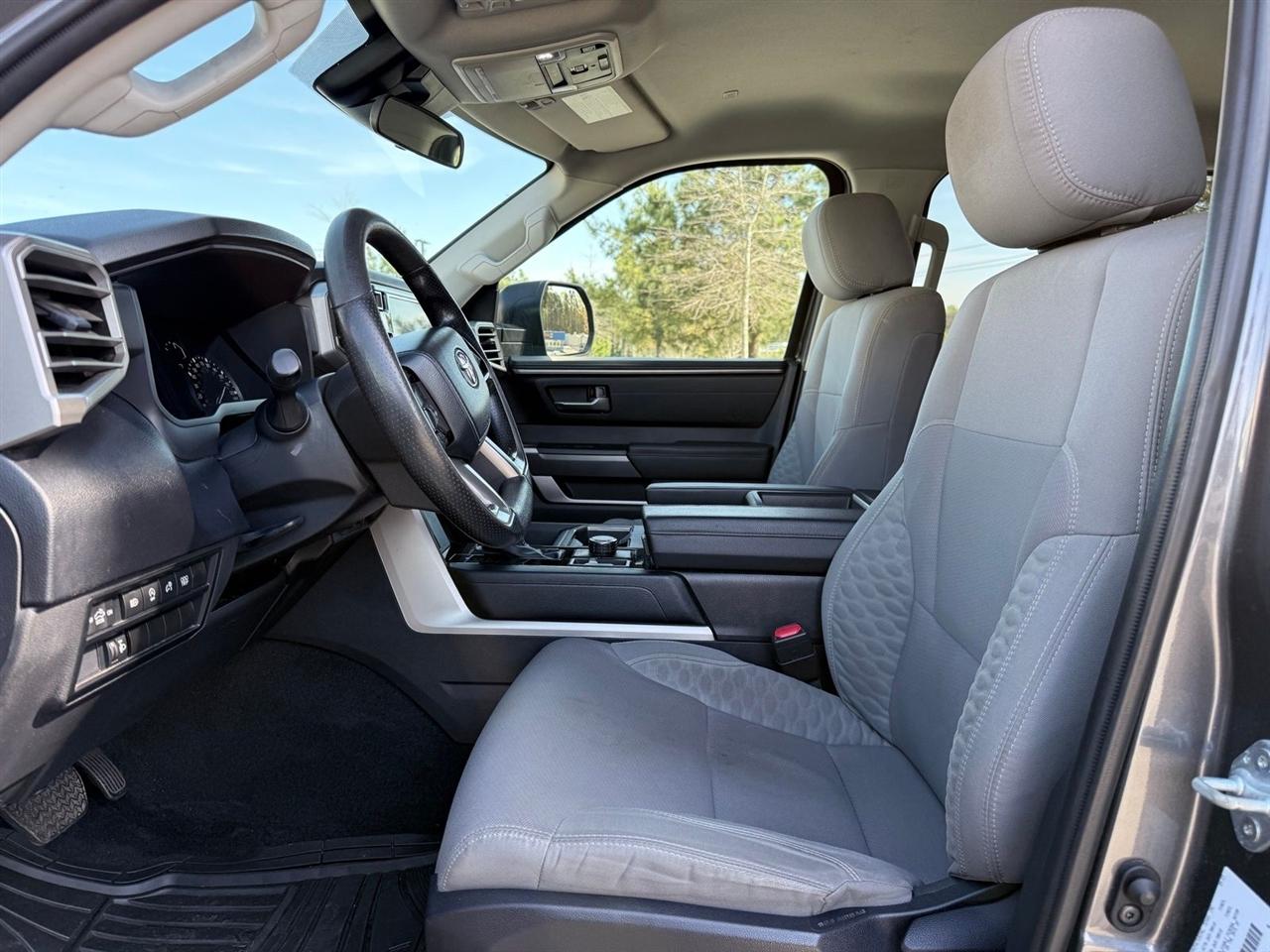 Toyota Tundra 4WD  2024