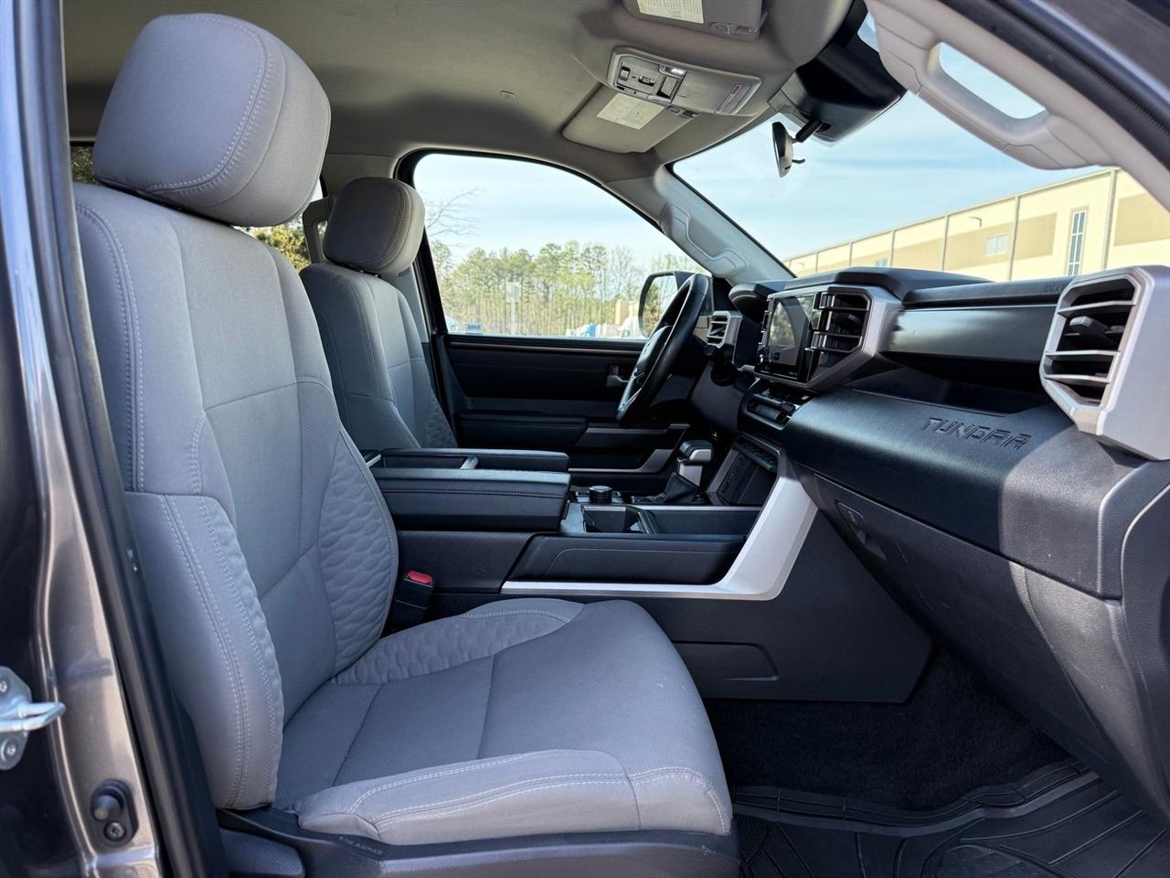 Toyota Tundra 4WD  2024