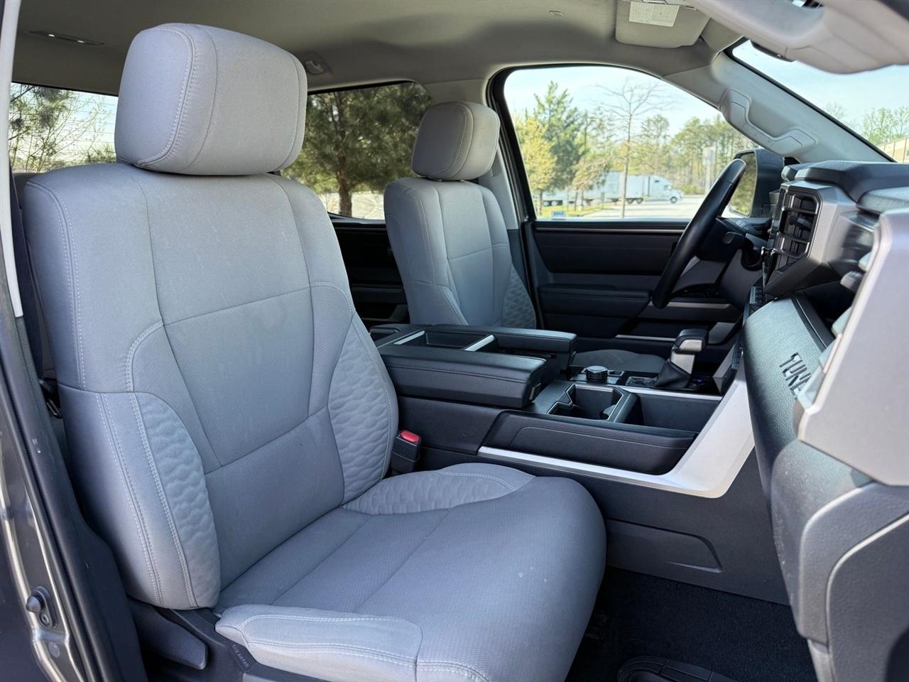 Toyota Tundra 4WD  2024