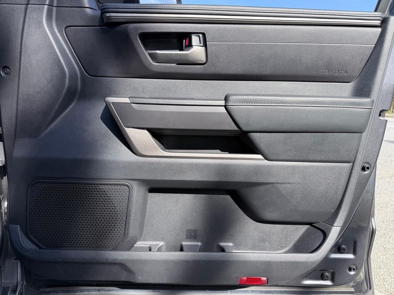 Toyota Tundra 4WD  2024