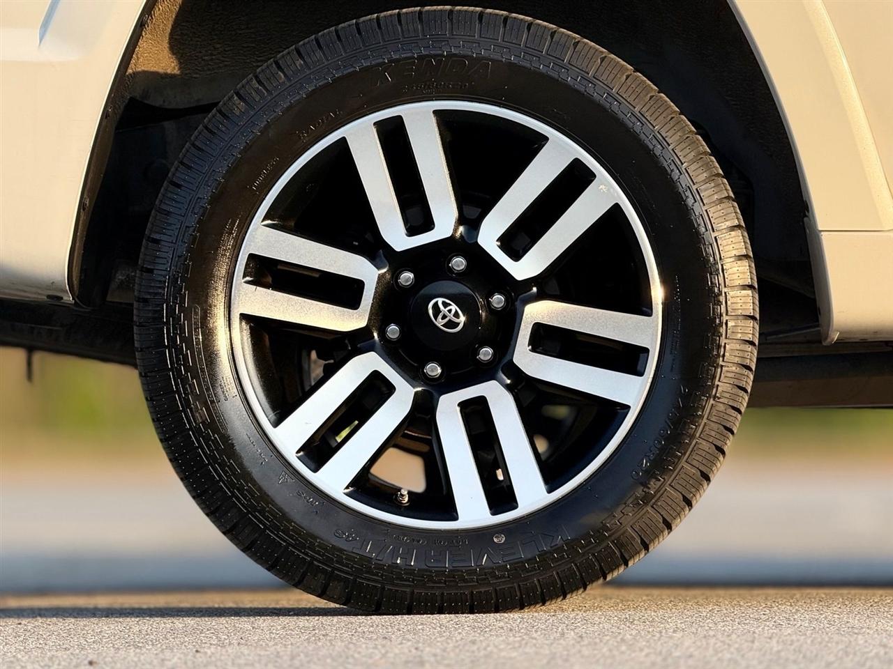 Toyota 4Runner  2014